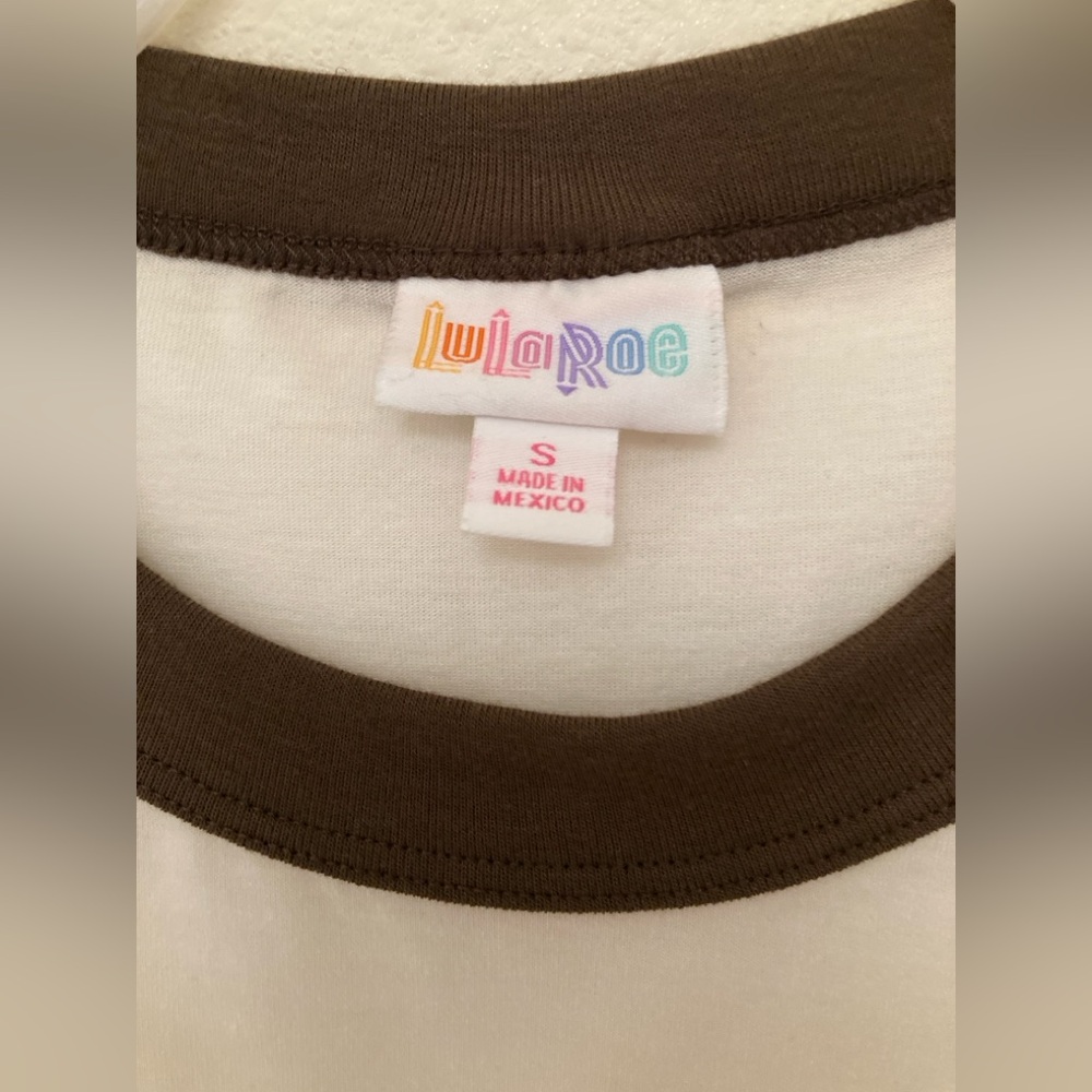 LuLaRoe Liv Tee Size S Cream Brown Tea Cup Graphic Short Sleeve Top - Picture 3 of 6